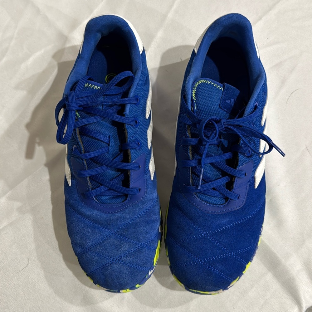 Men’s Adidas light stride Blue.  Used.